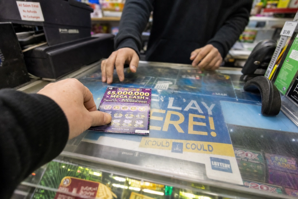 Skjult test fældede kioskansat: Beholdt kundes vindende skrabelod