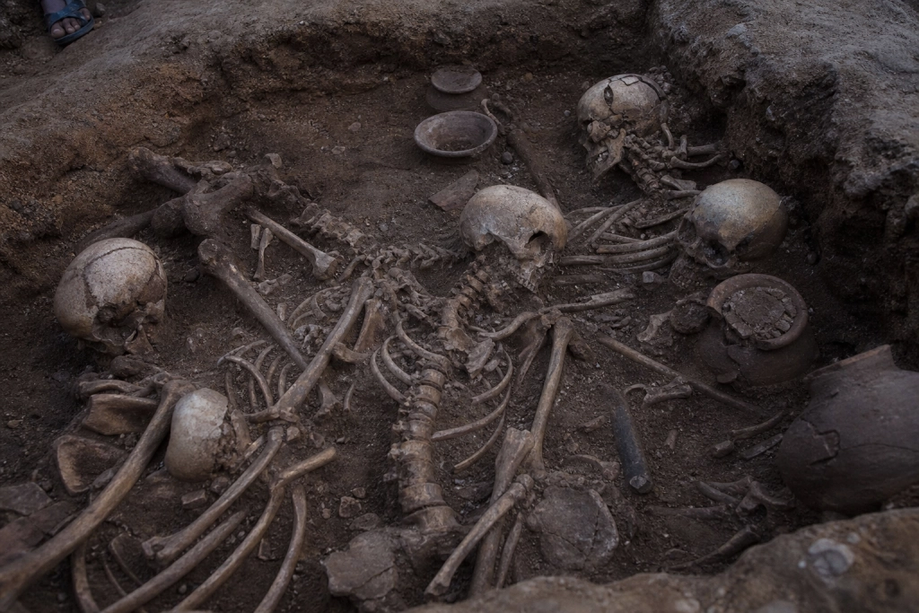 De gravede sig ned til en 1.800 år gammel romerlejr: Soldaterne lå smidt i brønde og gruber - og ingen ved hvorfor