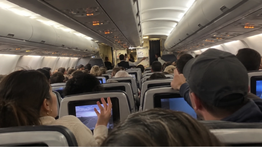 Vildt drama på passagerfly: Andenpiloten stak kaptajnen gentagne gange