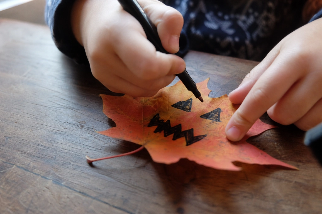 Halloween-fest på budget: Disse uhyggelige dekorationer kan du lave med ting fra hjemmet